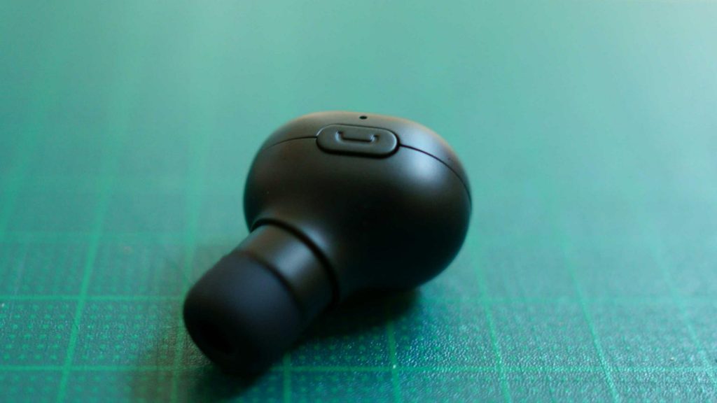 SoundPEATS Bluetooth ヘッドセット 物理ボタン側