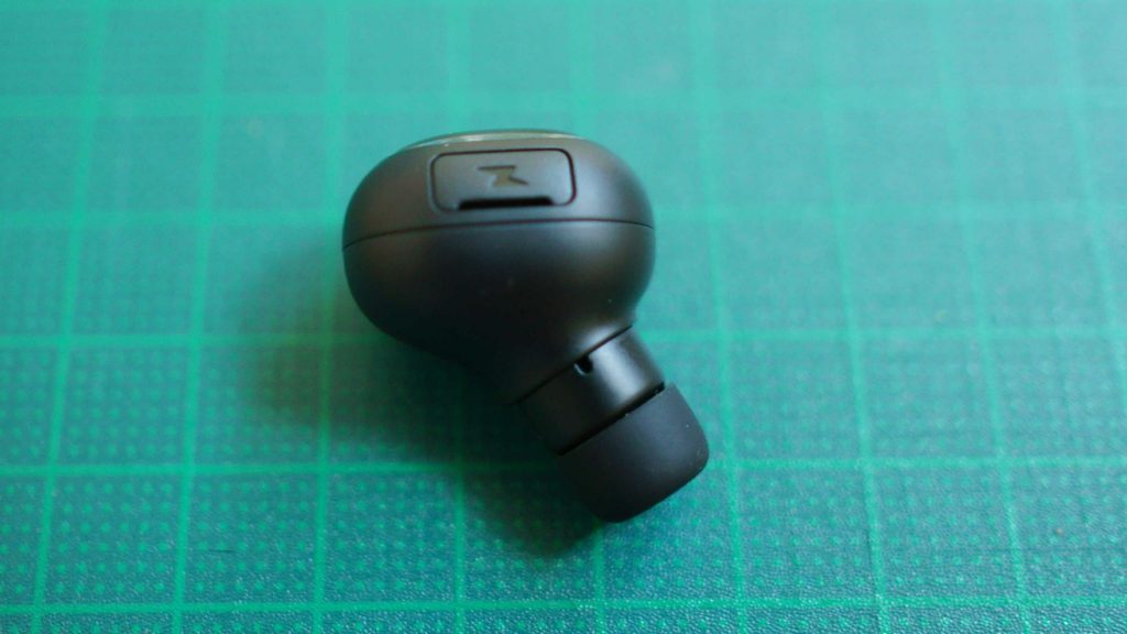 SoundPEATS Bluetooth ヘッドセット 充電端子側