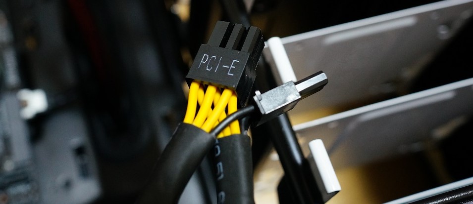 PCI-E補助電源ケーブル