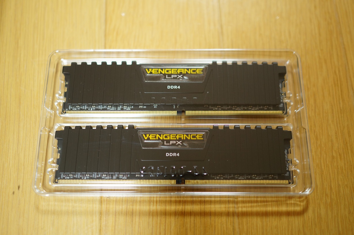 CORSAIR DDR4 メモリモジュール VENGEANCE LPX Series
