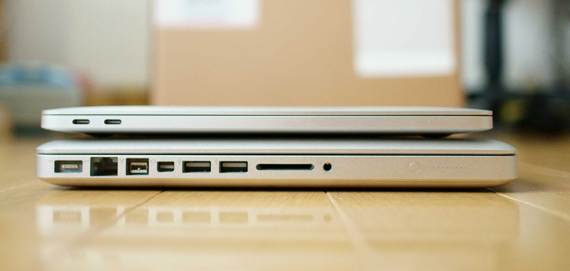 薄型軽量 MacBookPro2016
